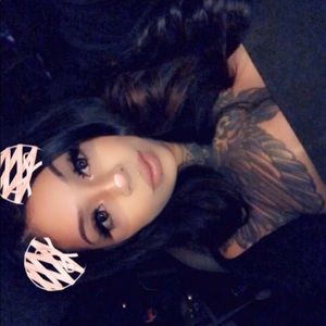 Meet your Posher, Danielle